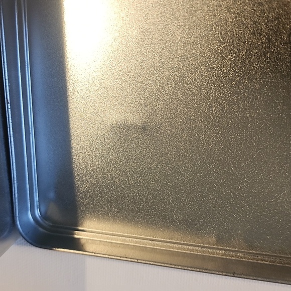 Harmonica with metal box and book - Picture 8 of 9